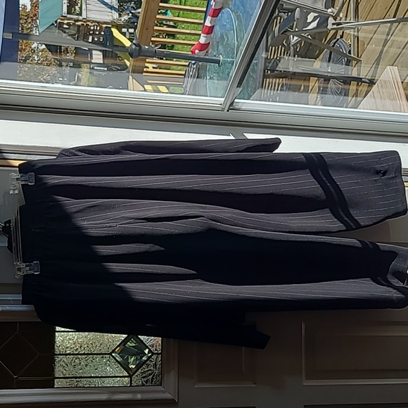 Womens Virgo petite black stripped pant suit - Picture 2 of 2